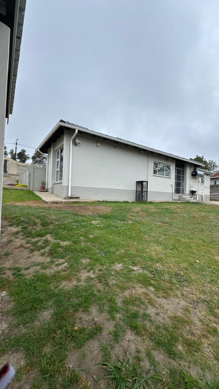 4 Bedroom Property for Sale in Cambridge West Eastern Cape